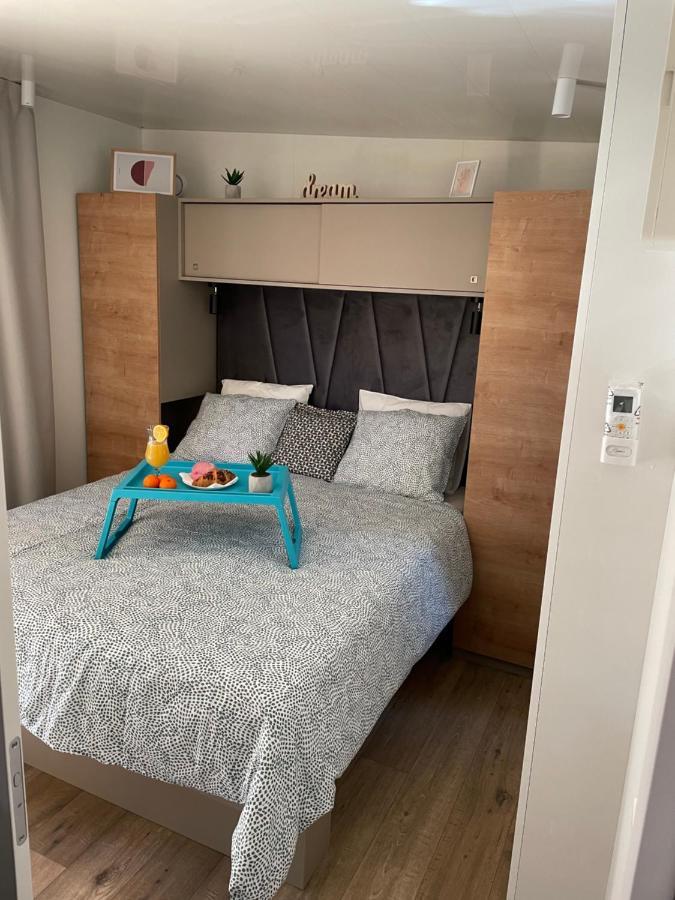Mobile Home Peponi Del Mar, Brand New Биоград на Мору Екстериор снимка