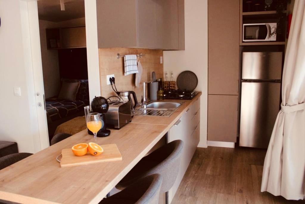 Mobile Home Peponi Del Mar, Brand New Биоград на Мору Екстериор снимка