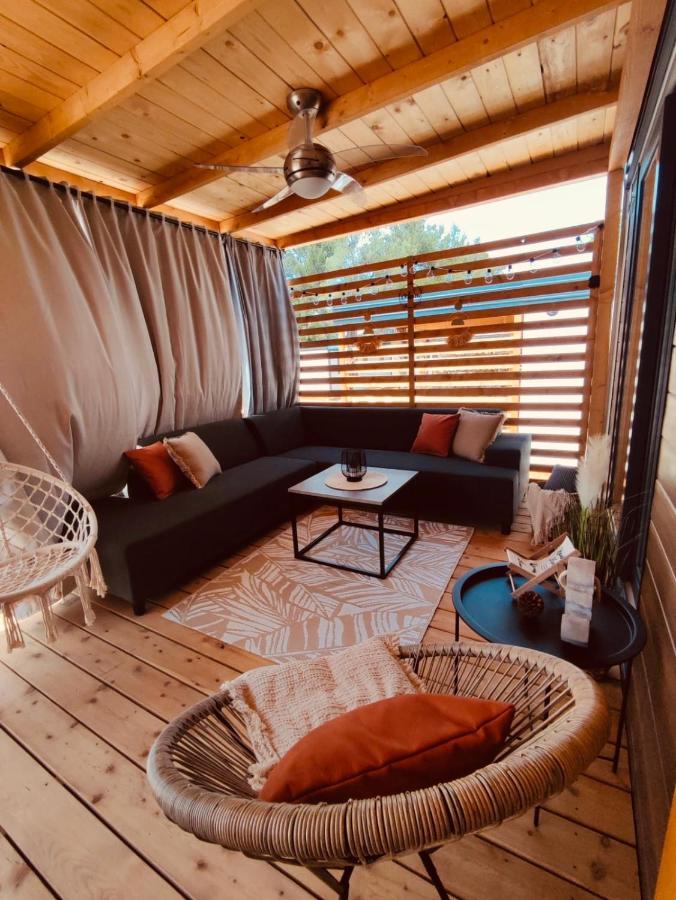 Mobile Home Peponi Del Mar, Brand New Биоград на Мору Екстериор снимка