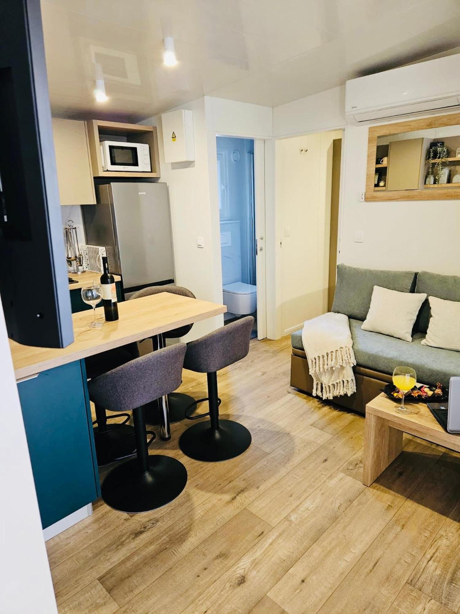 Mobile Home Peponi Del Mar, Brand New Биоград на Мору Екстериор снимка