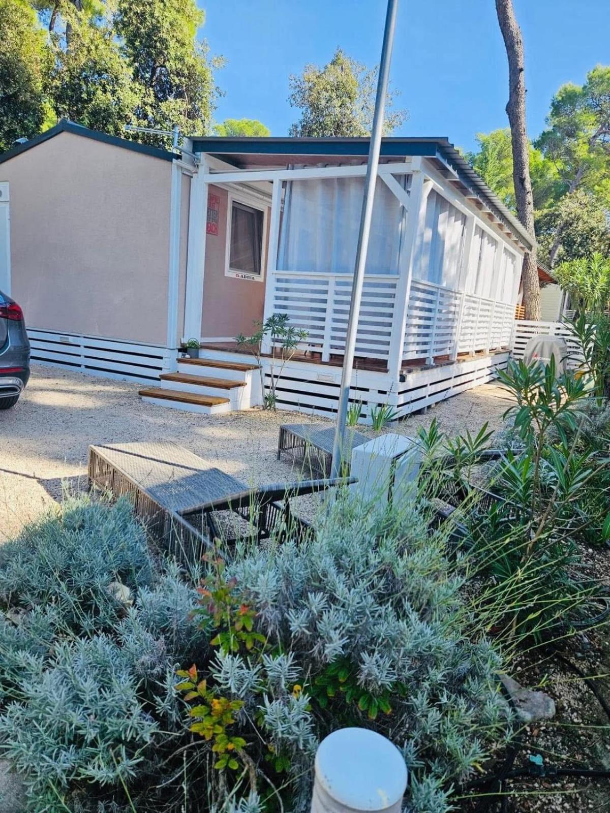 Mobile Home Peponi Del Mar, Brand New Биоград на Мору Екстериор снимка